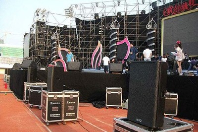 北京燈光音響設(shè)備租賃,我們竭誠(chéng)為您服務(wù)